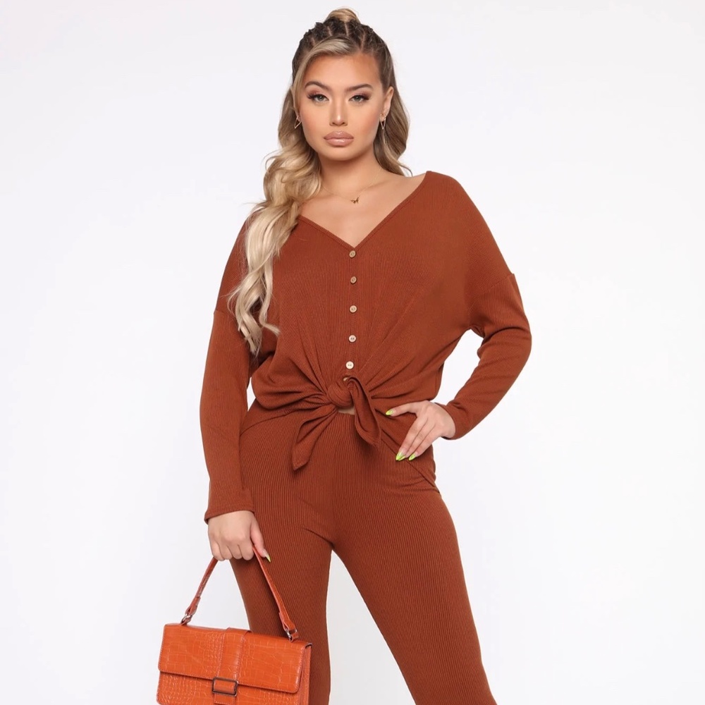 Casual 2 Piece Set (Casually Dating Set)